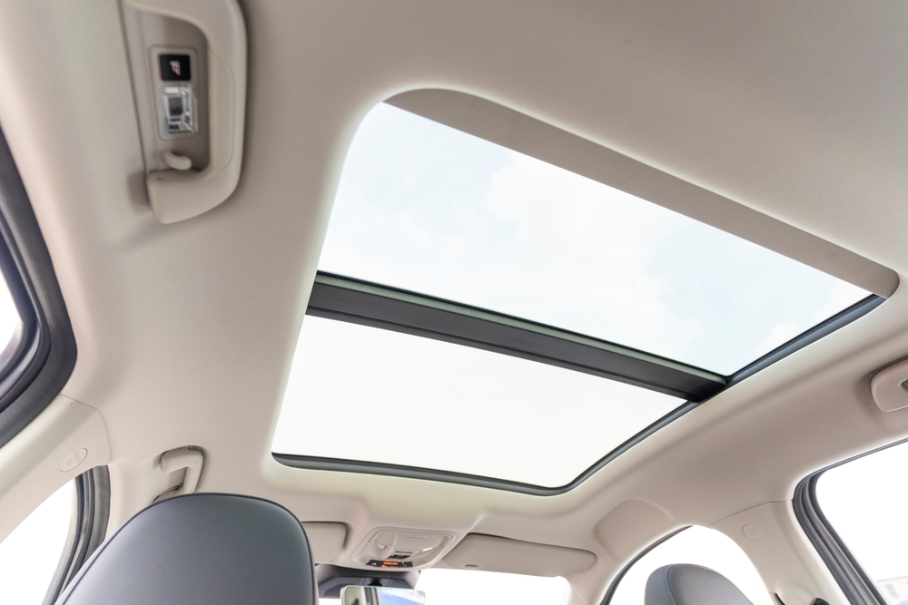 View,Of,The,Ceiling,Of,The,Car,With,A,Transparent